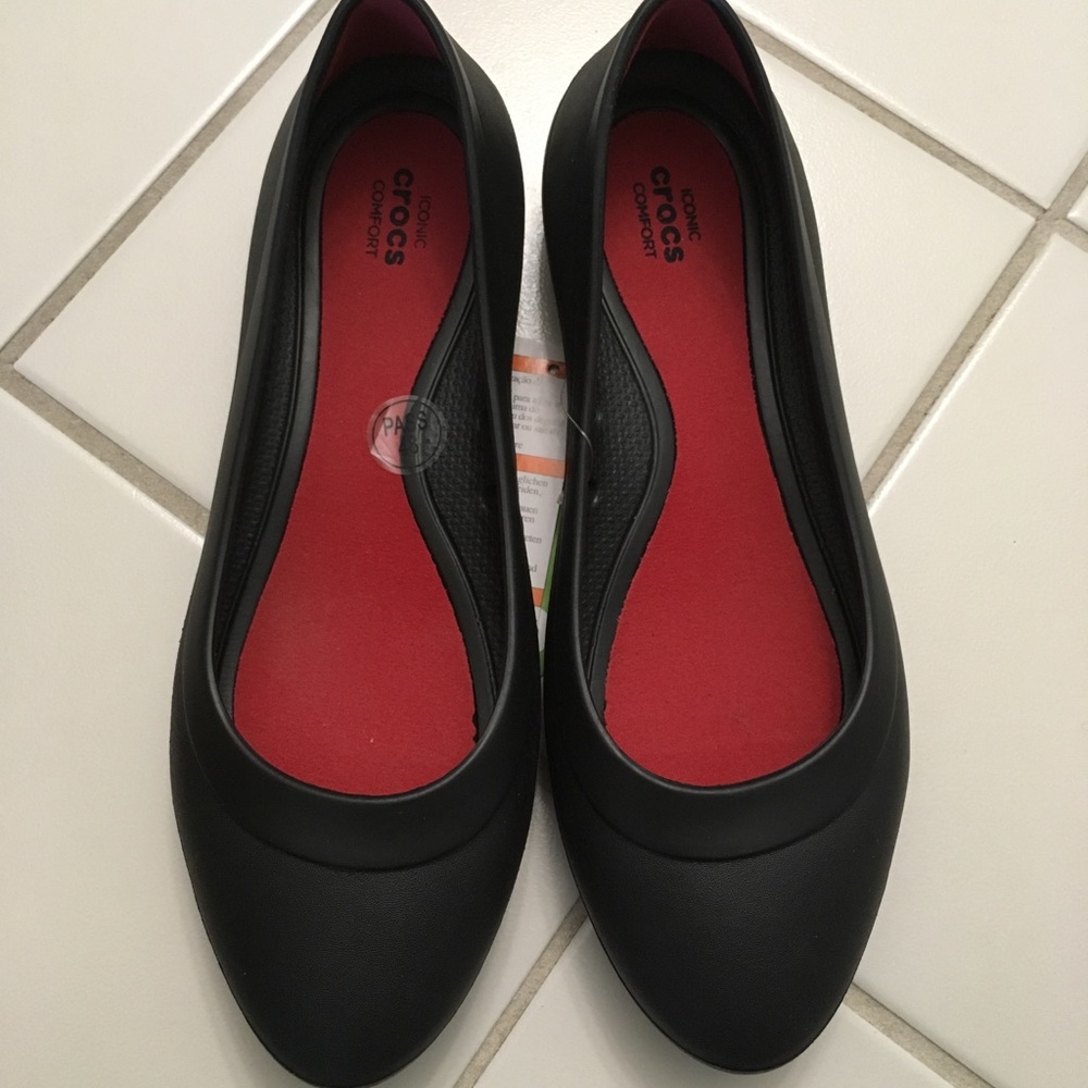 NEW Crocs Flats size 6